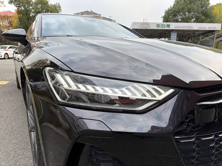 Фото 5 - Audi A7L