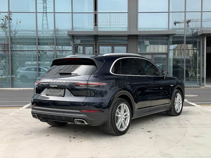 Фото 5 - Porsche Cayenne Hybrid