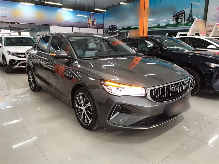 Фото 4 - Geely Emgrand