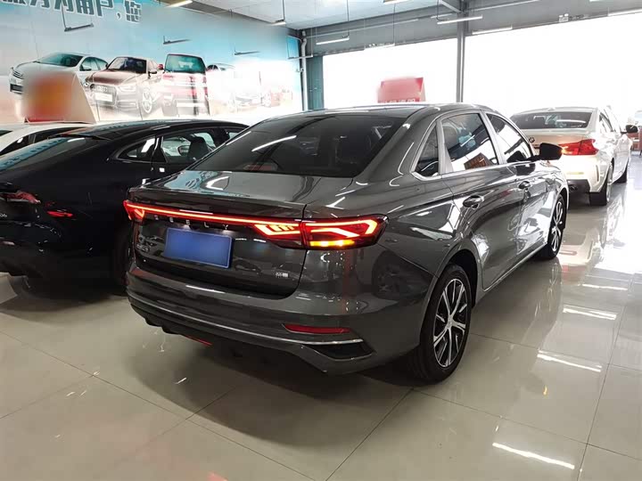 Фото 7 - Geely Emgrand