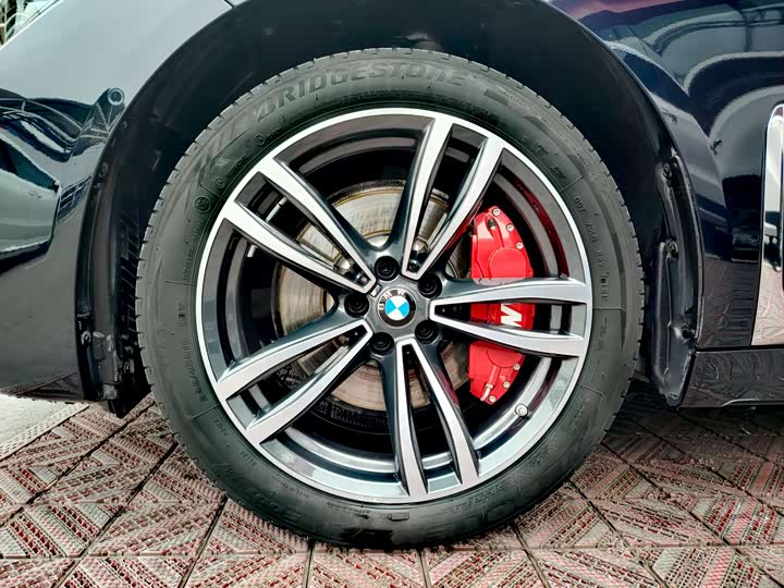 Фото 5 - BMW 7 Series