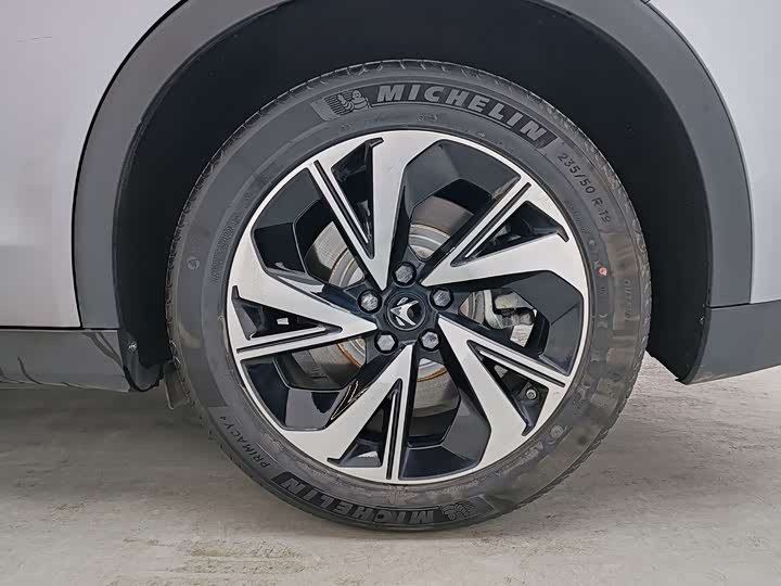 Фото 9 - BAIC Arcfox Alpha S