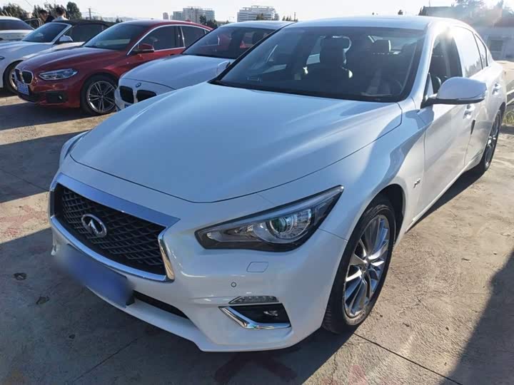 Фото 1 - Infiniti Q50L