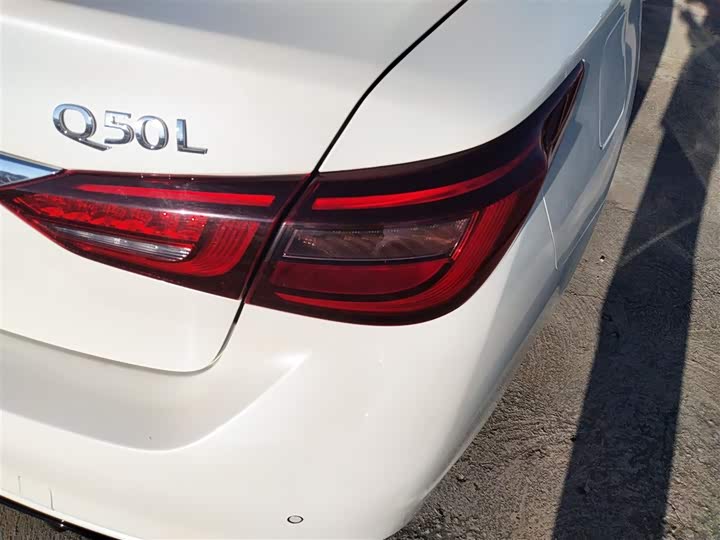 Фото 8 - Infiniti Q50L