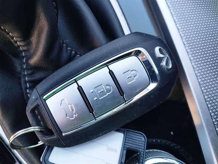 Фото 9 - Infiniti Q50L