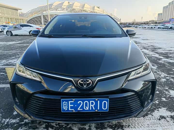Фото 2 - Toyota Corolla