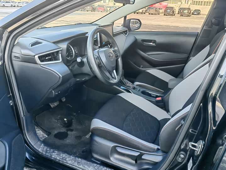 Фото 9 - Toyota Corolla