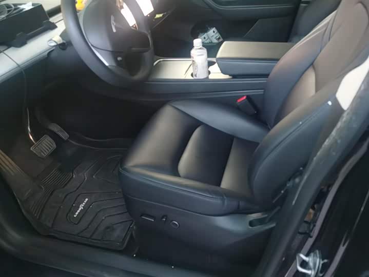 Фото 9 - Tesla Model Y