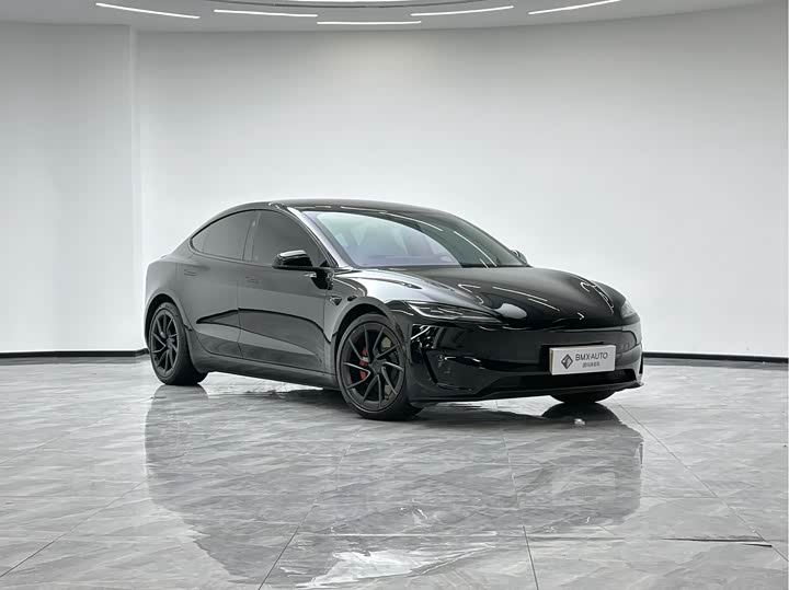 Фото 2 - Tesla Model 3