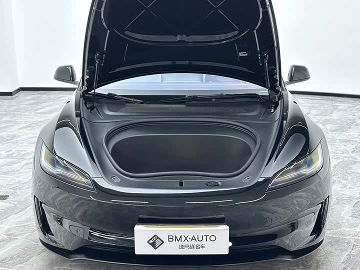 Фото 9 - Tesla Model 3