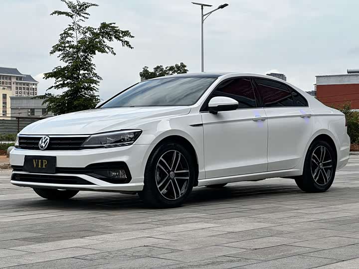 Фото 1 - Volkswagen Lamando L