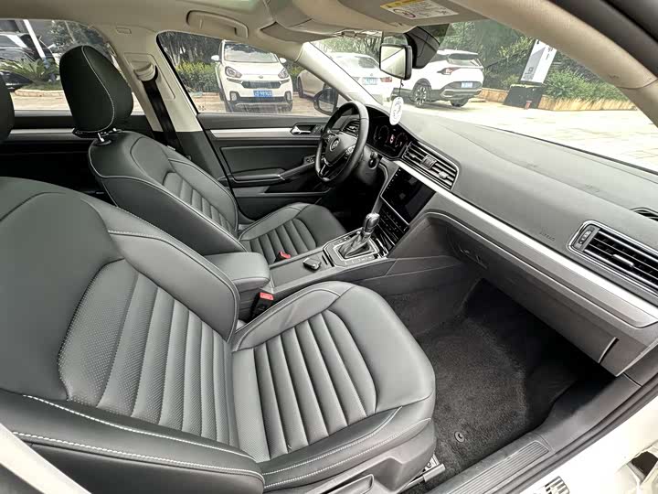 Фото 9 - Volkswagen Lamando L