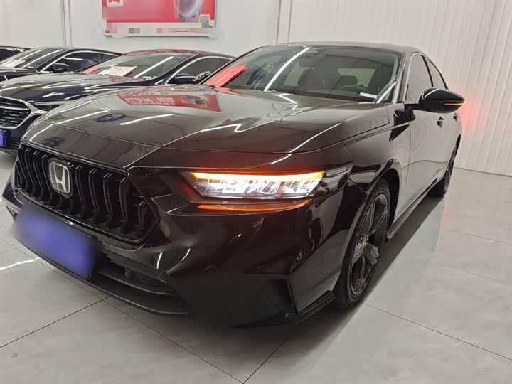 Фото 2 - Honda Inspire