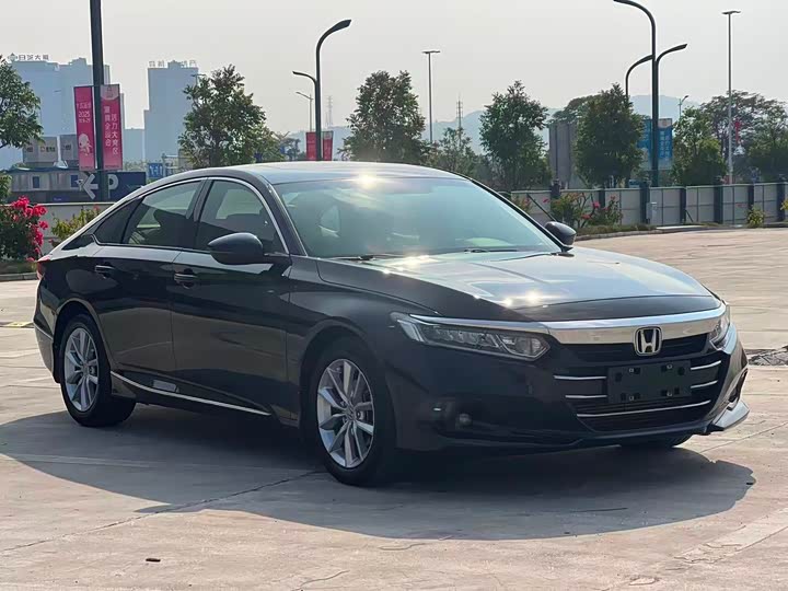 Фото 3 - Honda Accord