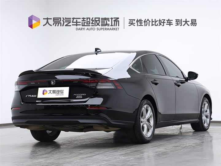 Фото 3 - Honda Accord