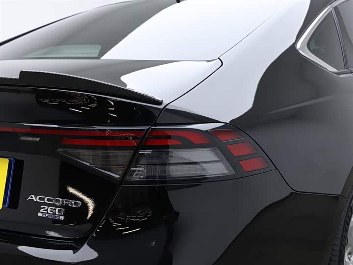 Фото 5 - Honda Accord