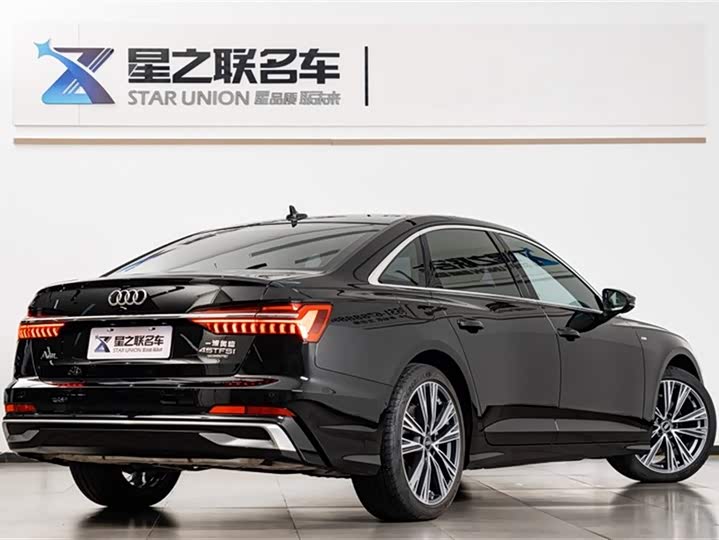 Фото 7 - Audi A6L