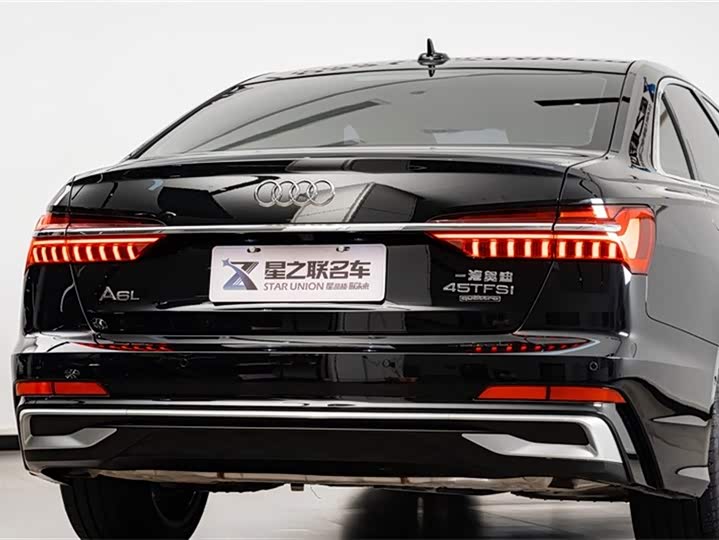 Фото 8 - Audi A6L