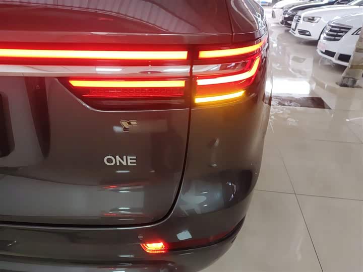 Фото 8 - LiXiang One