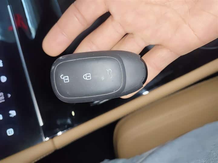 Фото 9 - LiXiang One