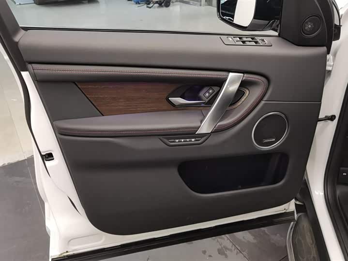 Фото 7 - Land Rover Discovery Sport