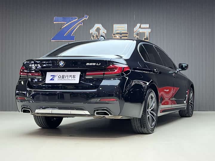 Фото 3 - BMW 5 Series