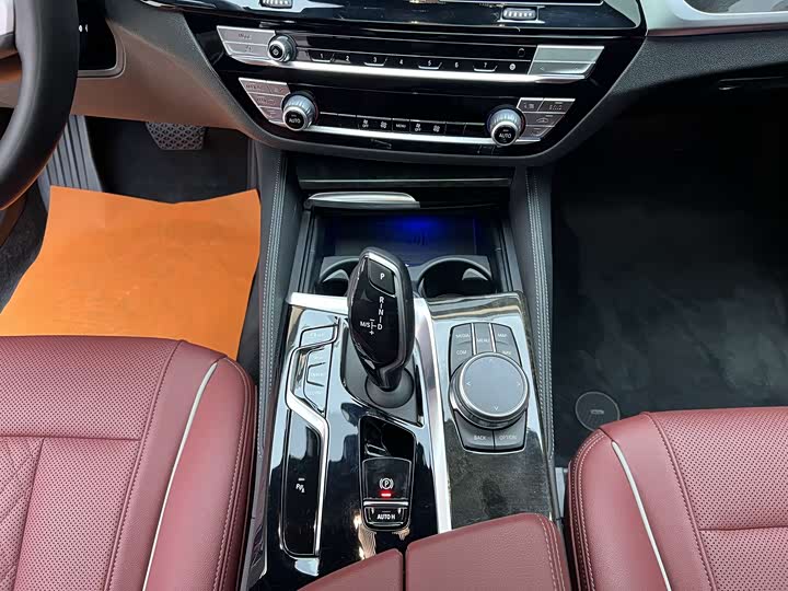 Фото 9 - BMW 5 Series