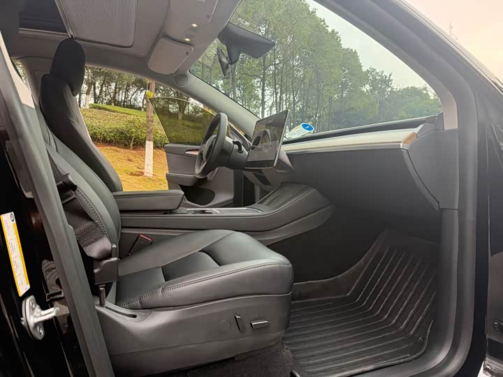 Фото 9 - Tesla Model Y