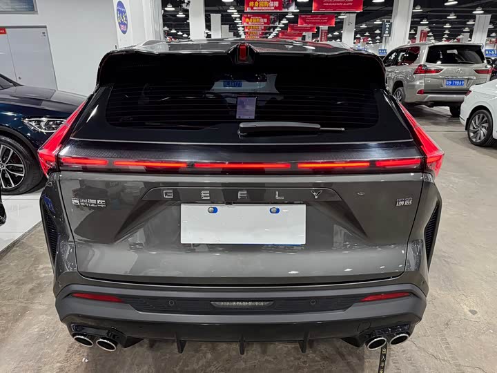 Фото 4 - Geely Atlas