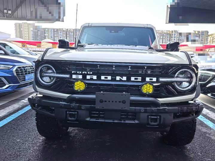 Фото 2 - Ford Bronco