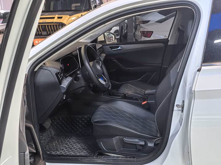 Фото 3 - Volkswagen Sagitar L