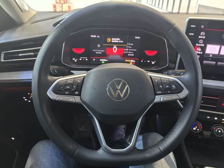 Фото 6 - Volkswagen Sagitar L