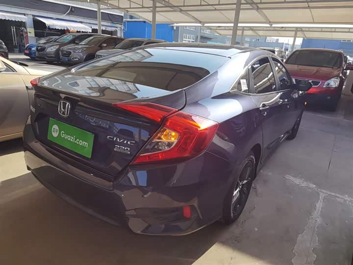 Фото 7 - Honda Civic