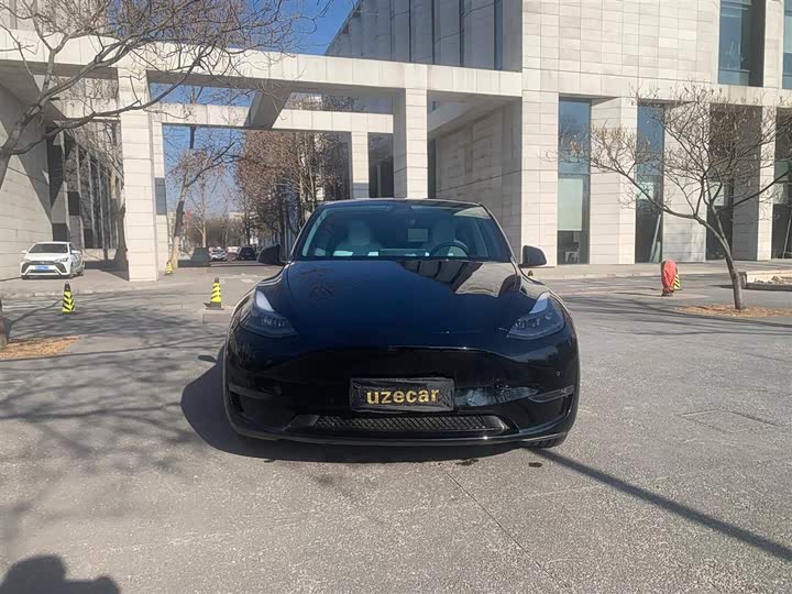 Фото 2 - Tesla Model Y
