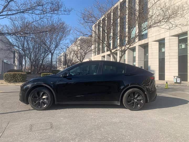 Фото 4 - Tesla Model Y