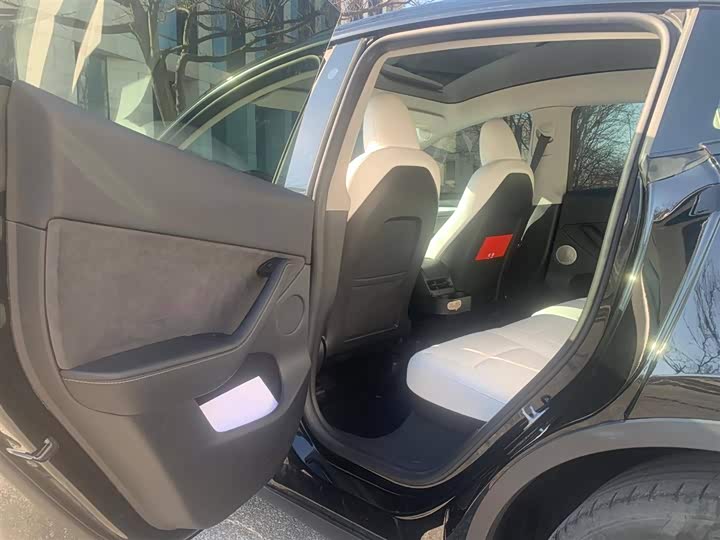 Фото 9 - Tesla Model Y