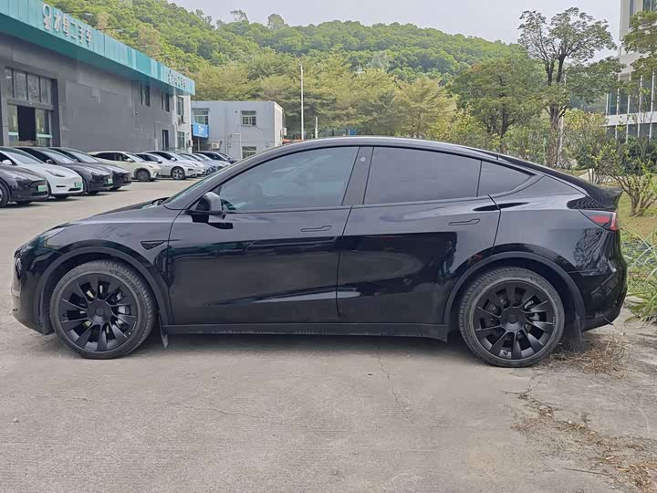 Фото 4 - Tesla Model Y