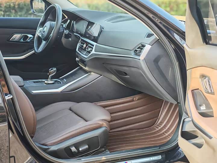 Фото 9 - BMW 3 Series