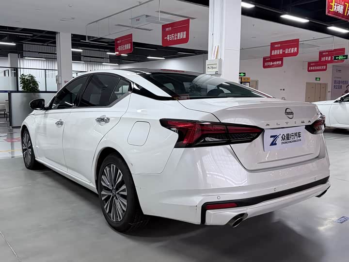 Фото 4 - Nissan Teana