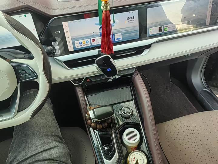 Фото 4 - Geely Monjaro