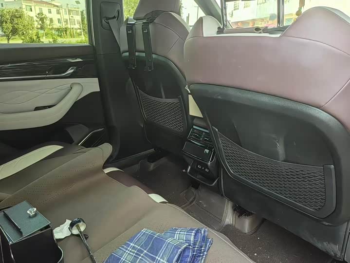 Фото 5 - Geely Monjaro