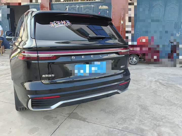 Фото 8 - Geely Monjaro