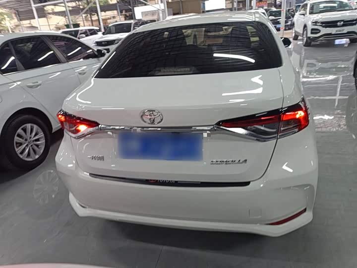 Фото 6 - Toyota Corolla