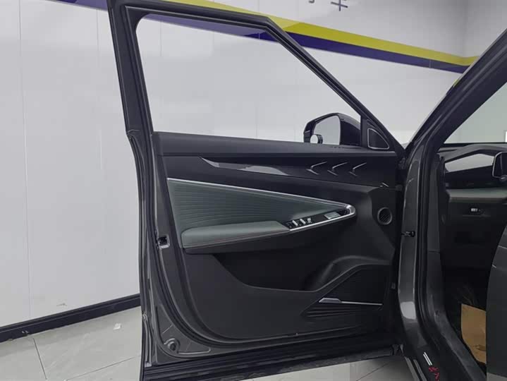 Фото 7 - Geely Atlas