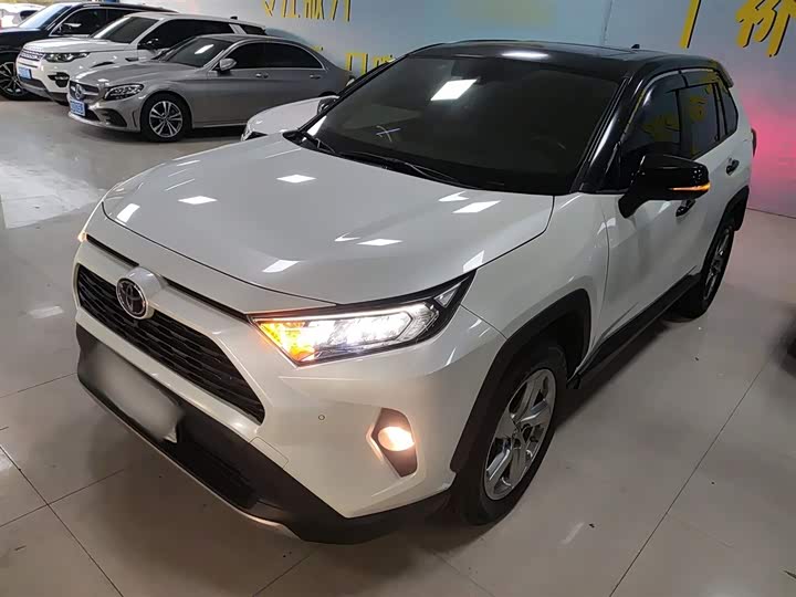 Фото 2 - Toyota RAV4