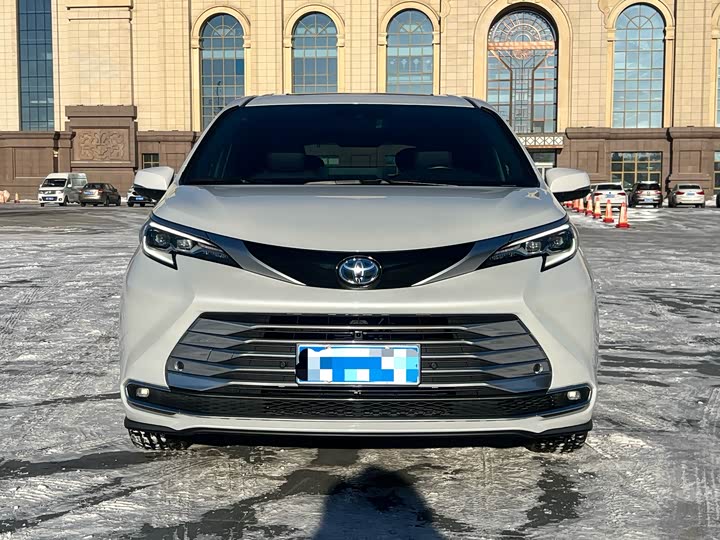 Фото 2 - Toyota Sienna