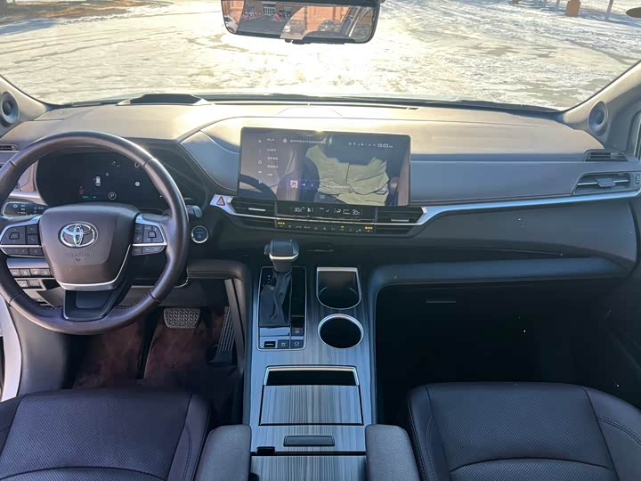 Фото 5 - Toyota Sienna