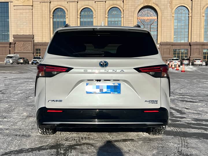 Фото 8 - Toyota Sienna