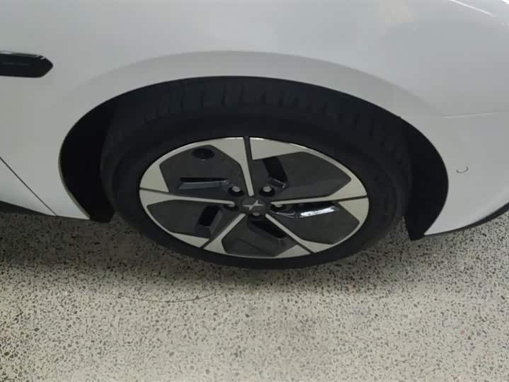 Фото 6 - XPeng Mona M03