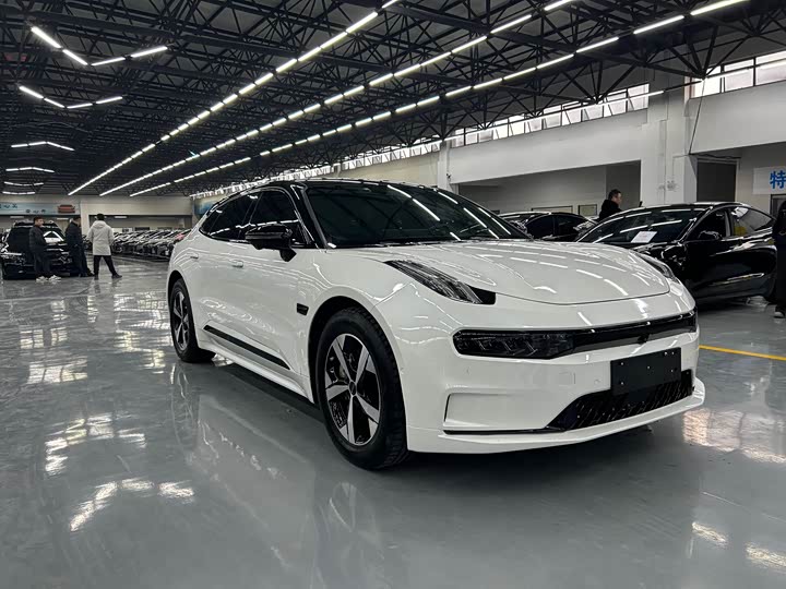 Фото 3 - Zeekr 001